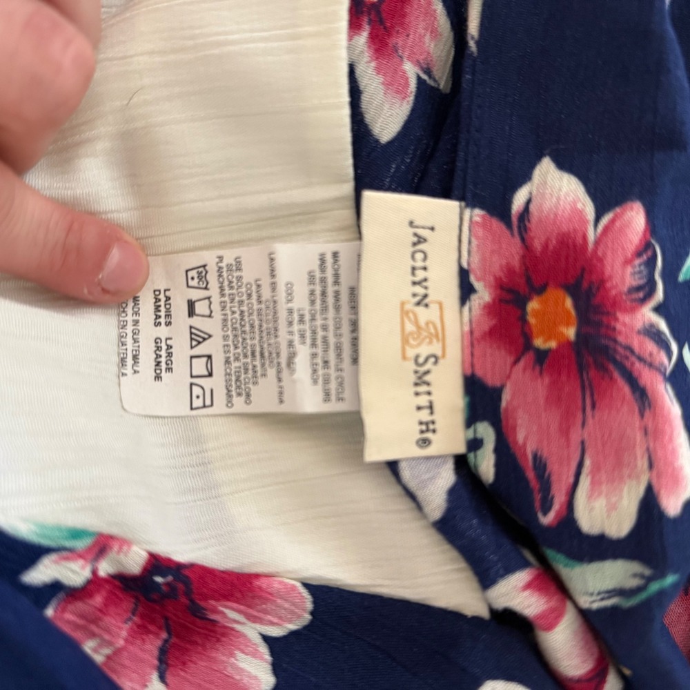 Jaclyn‎ Smith Floral Blouse Women Large Navy Blue NEW Smocked Waist Layered Look - Picture 7 of 7